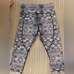 Zyia Light n Tight Capri leggings 14-16